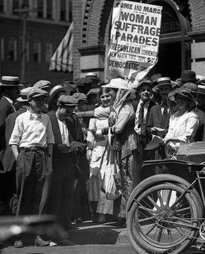CT Suffragists at parade